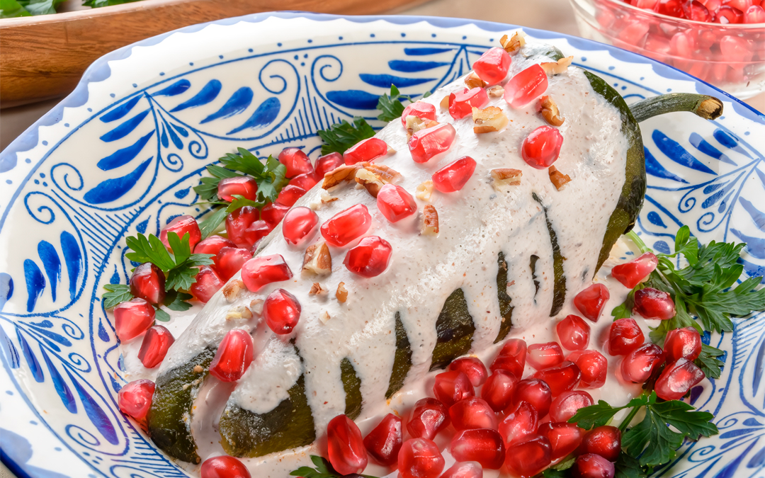 ¡Deleita tu Paladar con Chiles en Nogada Rellenos de Carnes Gourmet